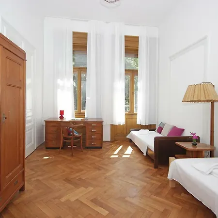 Apartment In The Top Center Of Old Town Pula Exterior photo