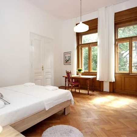 Apartment In The Top Center Of Old Town Pula Exterior photo