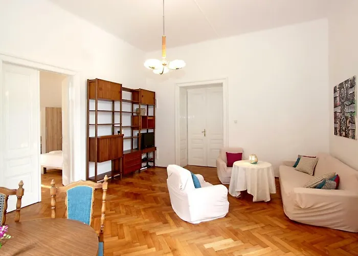 Apartment In The Top Center Of Old Town